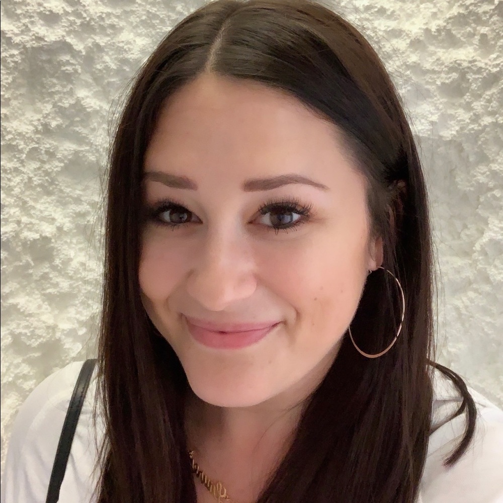 Meet your Posher, Lauren